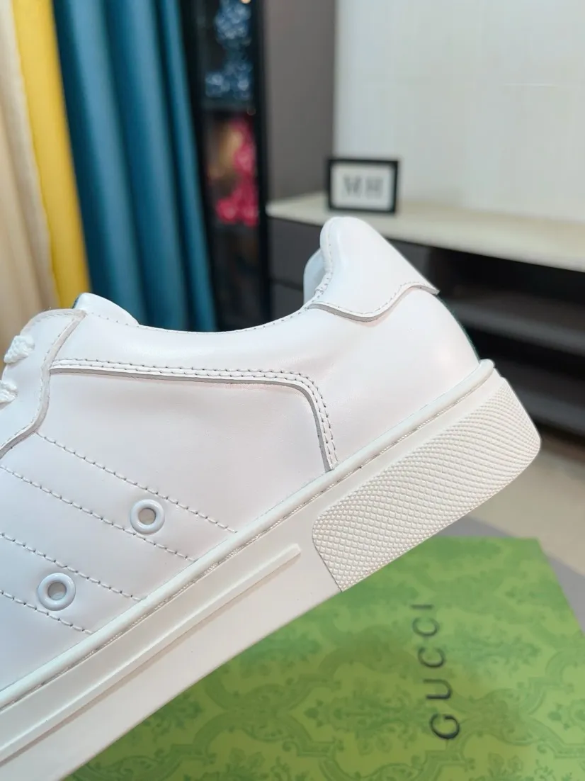 Factory price 440🌹🌹GUCCI [Gucci] New high-end brand of men's shoes, the latest fashionable casual men's shoes, trendy and versatile style, relaxed and sporty style, uppers imported from Italy, first-layer cowhide, genuine leather lining and ultra-fine workmanship. Original personalized fashionable rubber wear-resistant outsole, light and comfortable on the foot, size 38-44